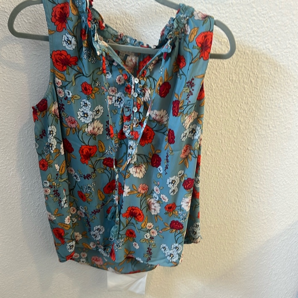 New with tags tie neck tank top